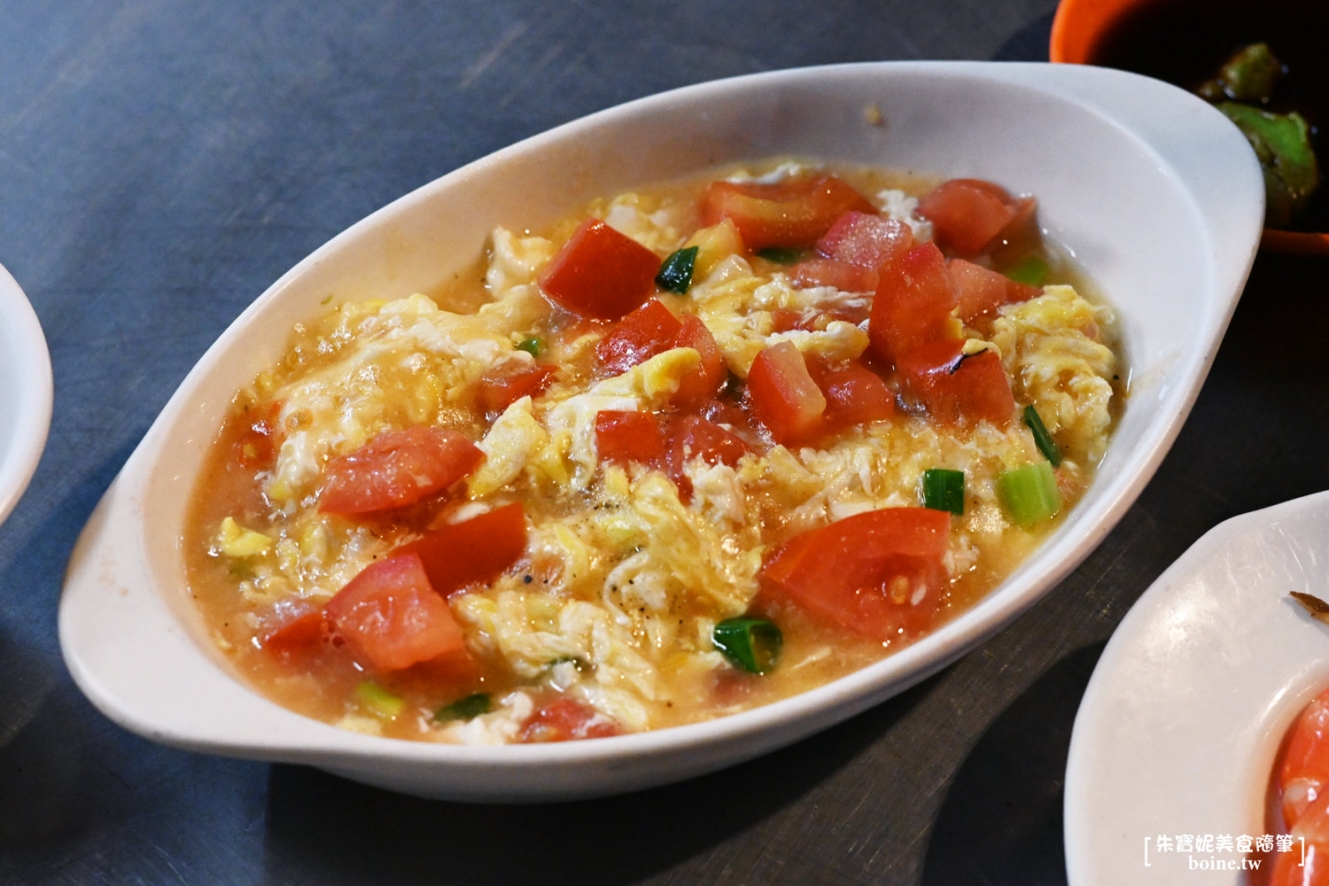 吳師大眾飯店｜走進華燈初上條通氛圍的台式熱炒老店．中山站美食推薦(菜單) @朱寶妮美食隨筆