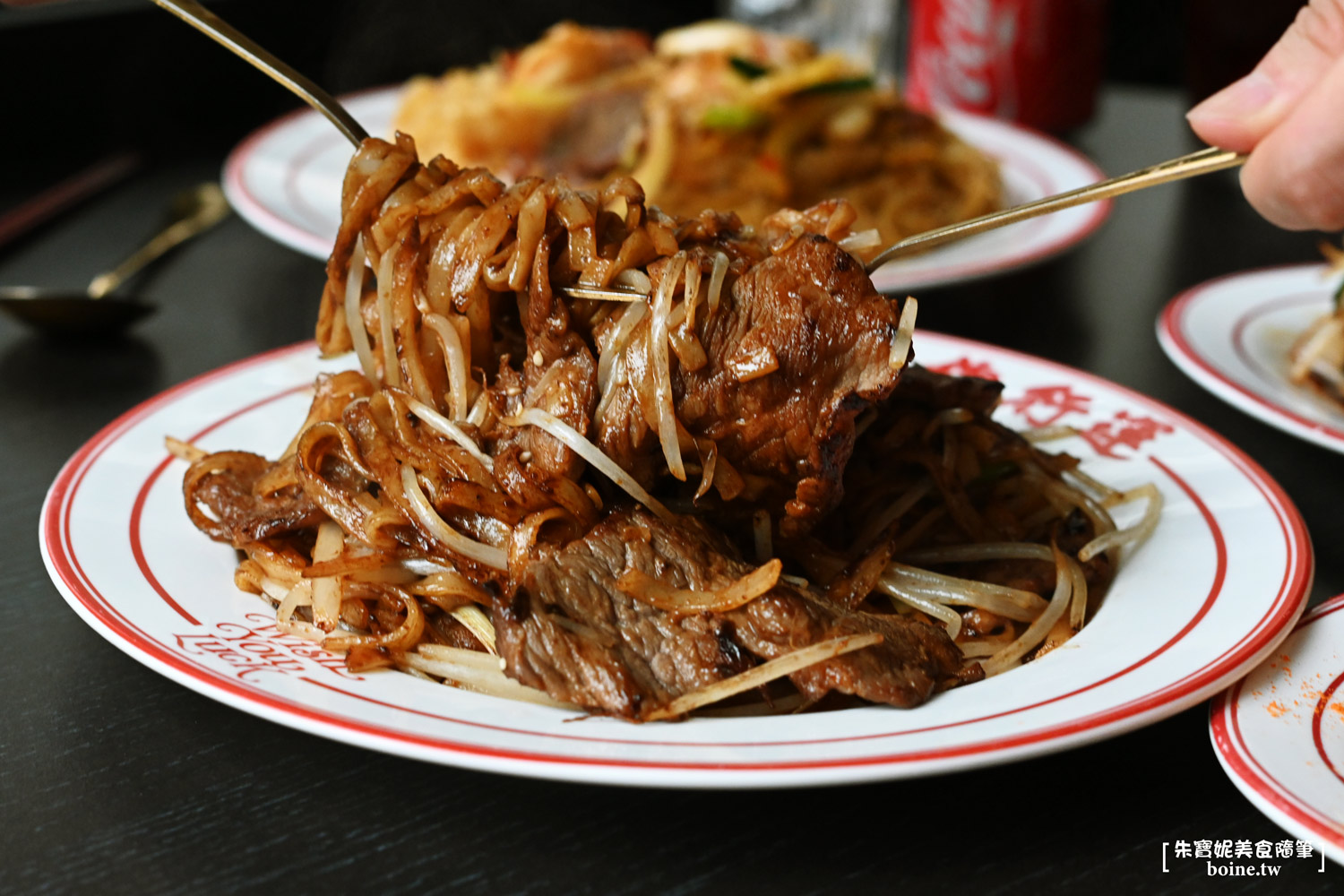 【寧夏夜市】圓環邊蚵仔煎．AI教父黃仁勳超愛夜市美味．雙連小吃(菜單) @朱寶妮美食隨筆