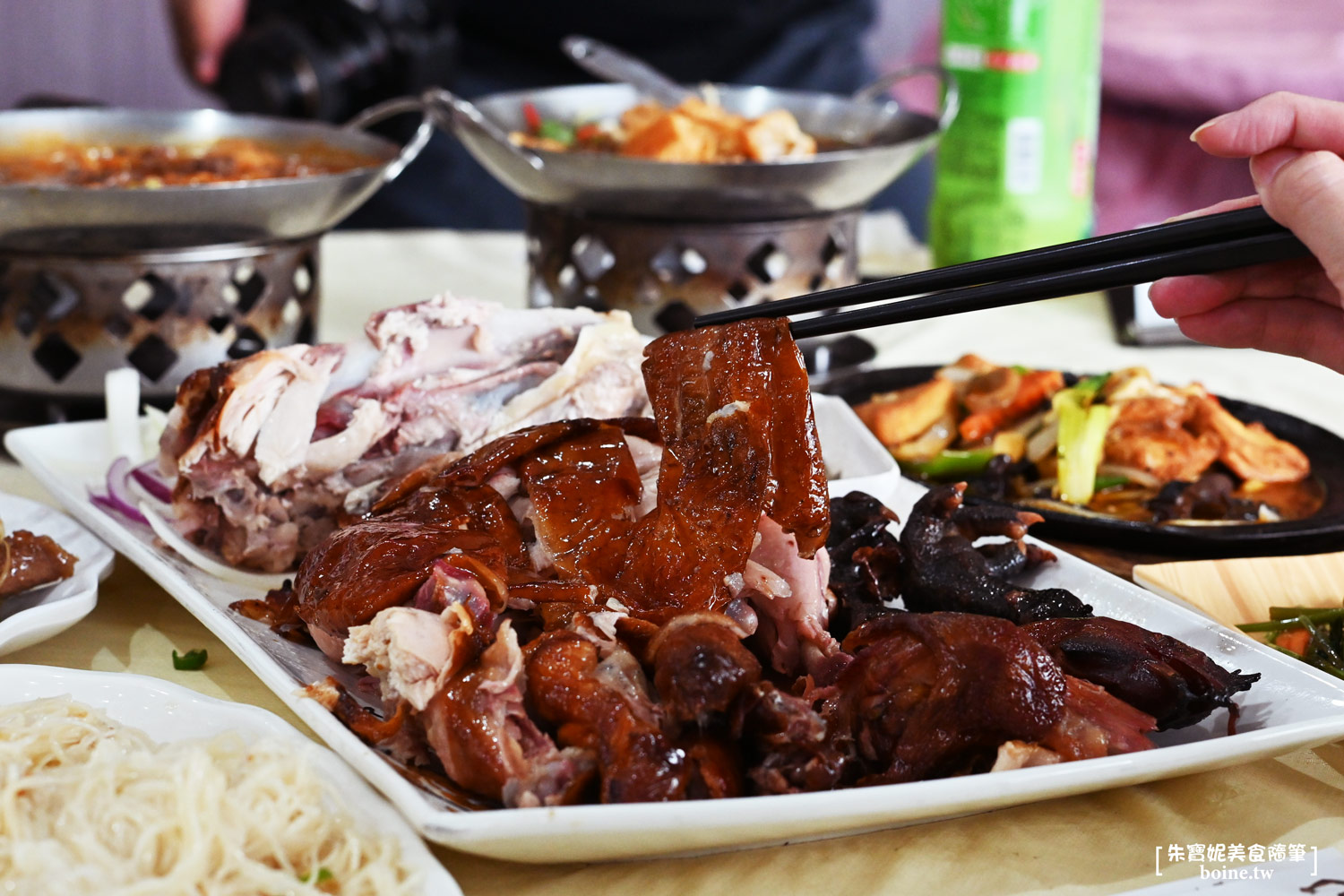 ｜南京復興美食｜家鴻燒鵝．燒鵝腿必吃．每日限量想吃趁早(2025最新菜單) @朱寶妮美食隨筆