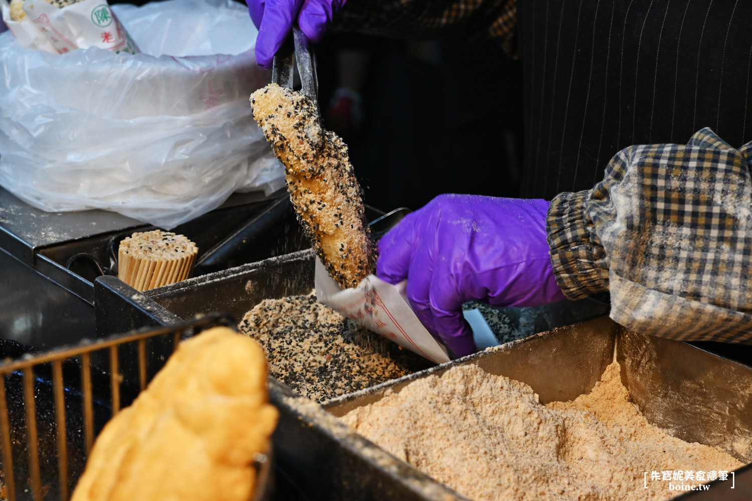 陳50年老店老牌白糖粿|高雄自強夜市排隊名店.紫米白糖粿超特別 @朱寶妮美食隨筆 陳50年老店老牌白糖粿|高雄自強夜市排隊名店.紫米白糖粿超特別 @朱寶妮美食隨筆