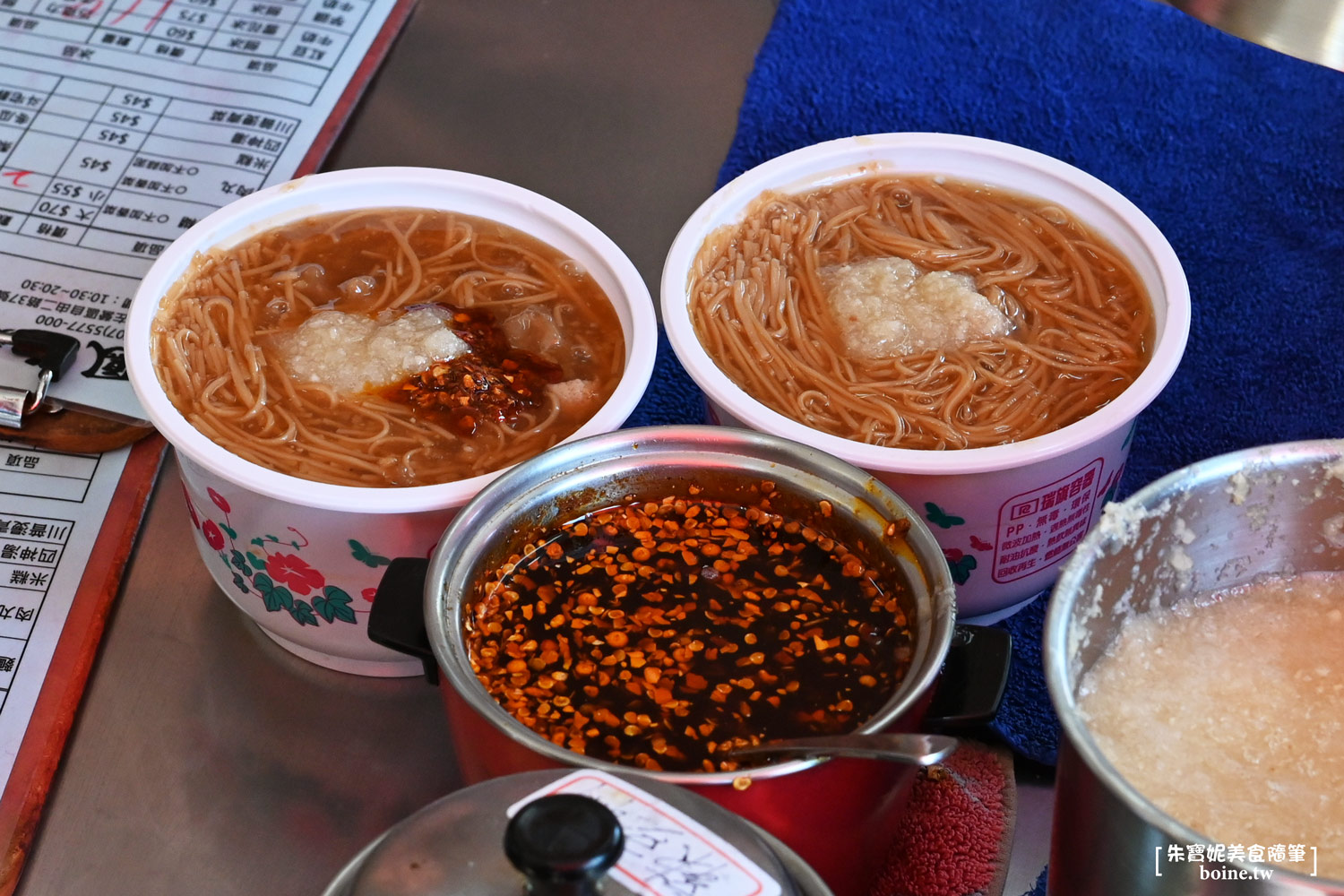 鳳邑麵線｜米糕肉圓四神湯通通有，高雄龍華市場週邊美食 @朱寶妮美食隨筆