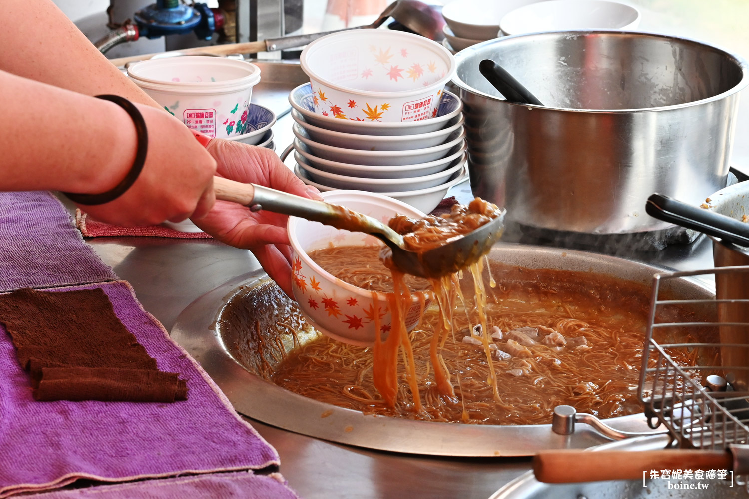 高雄美食｜台北六張犁饅頭店．在地人最愛-後驛站饅頭麵包每天新鮮出爐 @朱寶妮美食隨筆