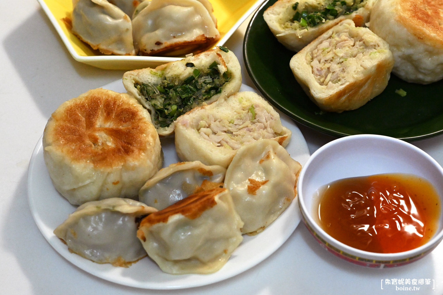 律師傅水煎包｜澄和市場必吃水煎包，高雄人氣排隊銅板美食 @朱寶妮美食隨筆