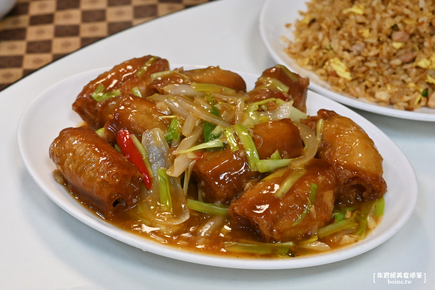 大直小館｜20年道地港式廚藝，功夫都在火候裡．台北少見的紙包雞粵菜 @朱寶妮美食隨筆