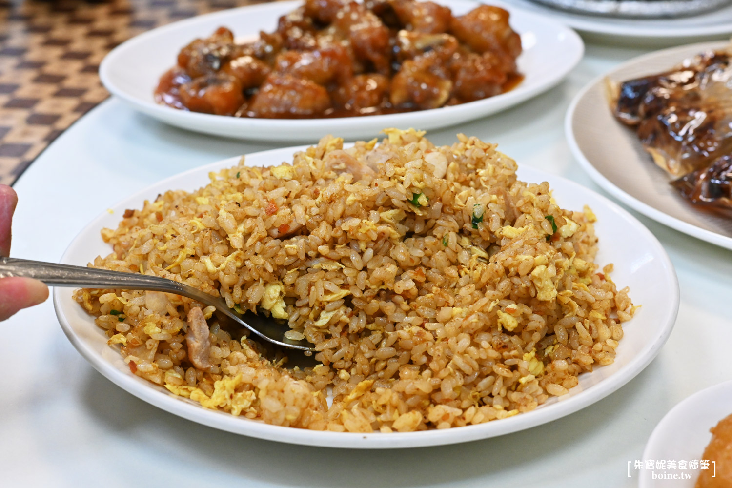 大直小館｜20年道地港式廚藝，功夫都在火候裡．台北少見的紙包雞粵菜 @朱寶妮美食隨筆