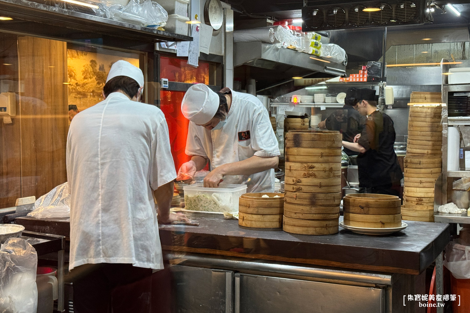 犁園湯包館｜南京復興站排隊美食．經典麵食一次滿足．黃仁勳也吃過 @朱寶妮美食隨筆