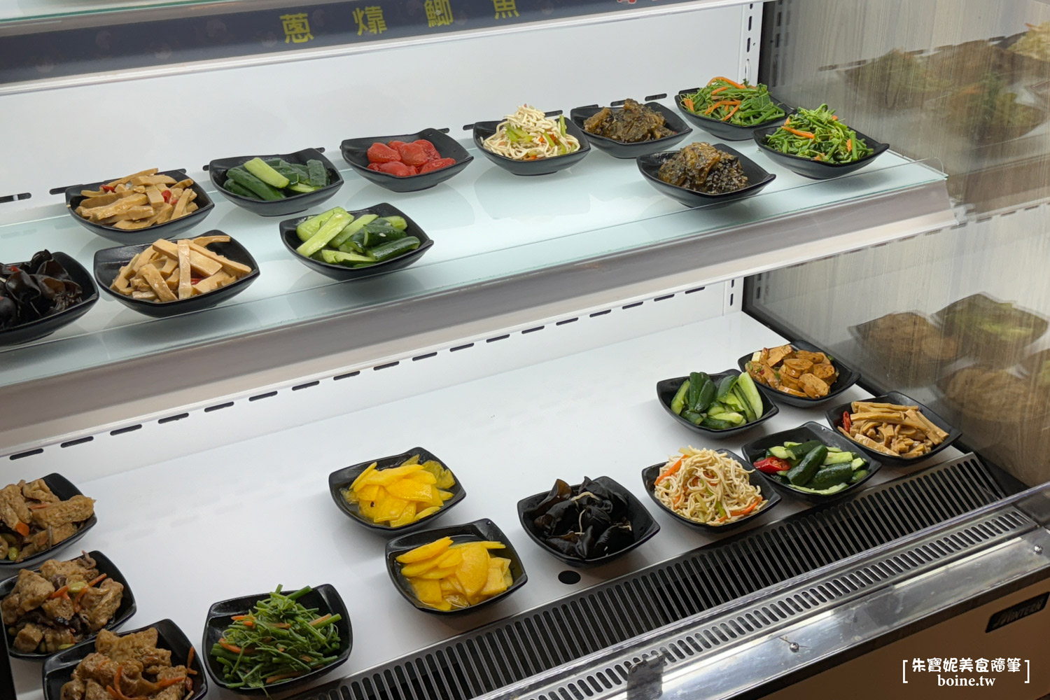 犁園湯包館｜南京復興站排隊美食．經典麵食一次滿足．黃仁勳也吃過 @朱寶妮美食隨筆