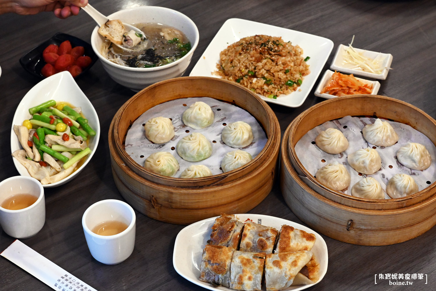 【鹽埕埔站美食】鹽海小餐館．高雄超優餐酒館(菜單) @朱寶妮美食隨筆