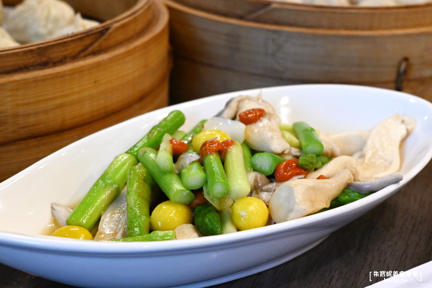 犁園湯包館｜南京復興站排隊美食．經典麵食一次滿足．黃仁勳也吃過 @朱寶妮美食隨筆