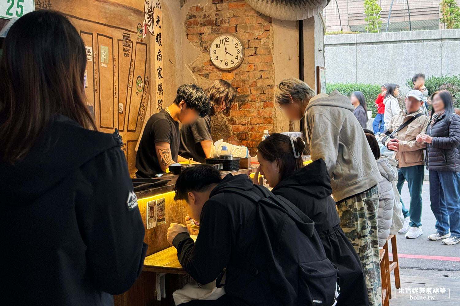 面線町|超浮誇!海鮮麵線滿到快溢出.中山站人氣排隊美食 @朱寶妮美食隨筆 面線町|超浮誇!海鮮麵線滿到快溢出.中山站人氣排隊美食 @朱寶妮美食隨筆