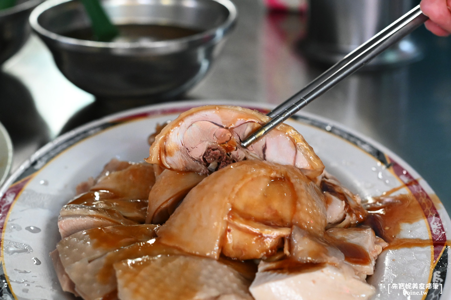 施福建好吃雞肉|萬華一甲子白斬雞老店,10元下水湯與雞油飯必吃 @朱寶妮美食隨筆 施福建好吃雞肉|萬華一甲子白斬雞老店,10元下水湯與雞油飯必吃 @朱寶妮美食隨筆