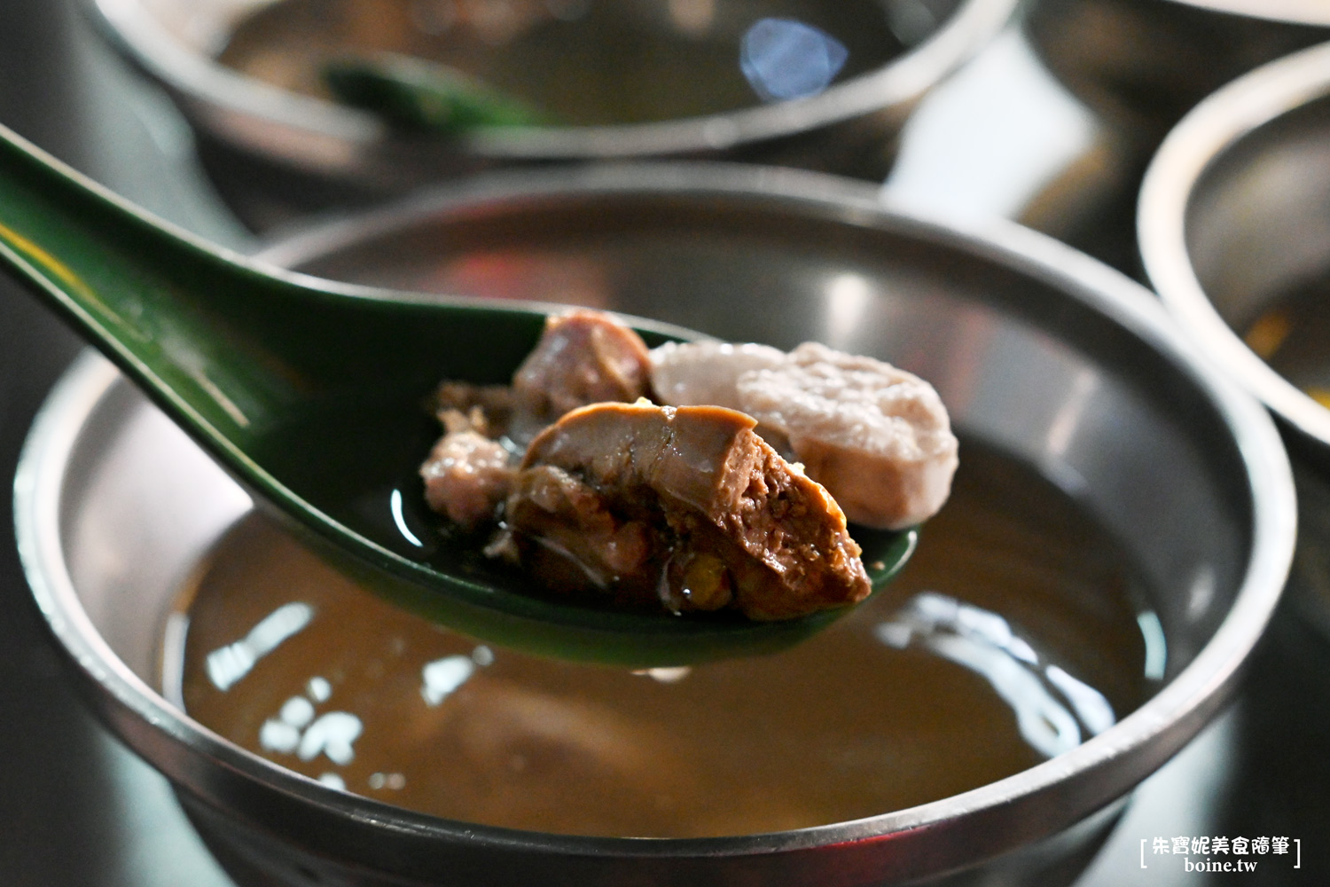 施福建好吃雞肉｜萬華一甲子白斬雞老店，10元下水湯與雞油飯必吃 @朱寶妮美食隨筆