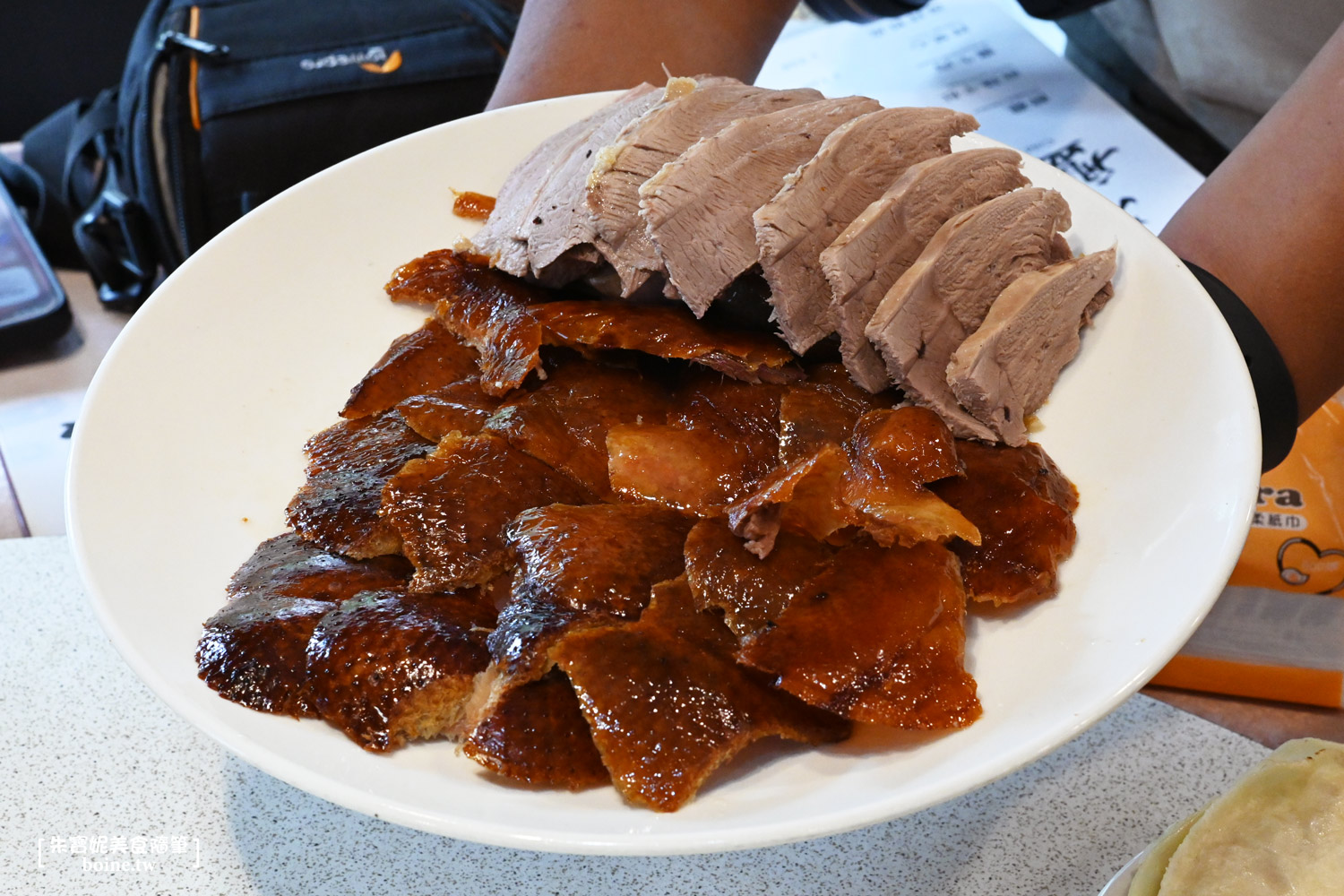 富順樓｜後山埤站美食，台北平價烤鴨、桌菜推薦 @朱寶妮美食隨筆