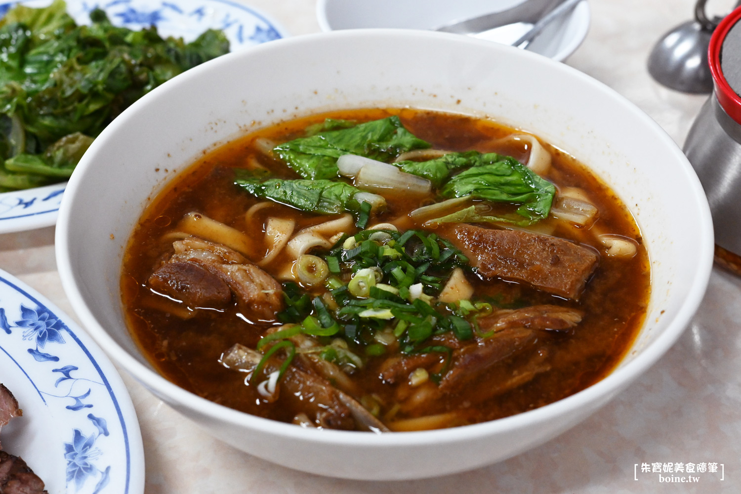 大成羊排麵牛肉麵｜宜蘭百大美食第二名必吃．濃郁紅燒湯頭香氣逼人(菜單) @朱寶妮美食隨筆