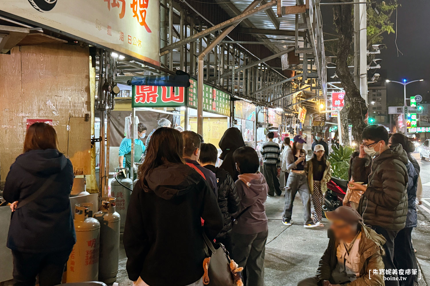 鼎山臭臭鍋｜高雄百元小火鍋推薦．又臭又香的三民區排隊名店 @朱寶妮美食隨筆