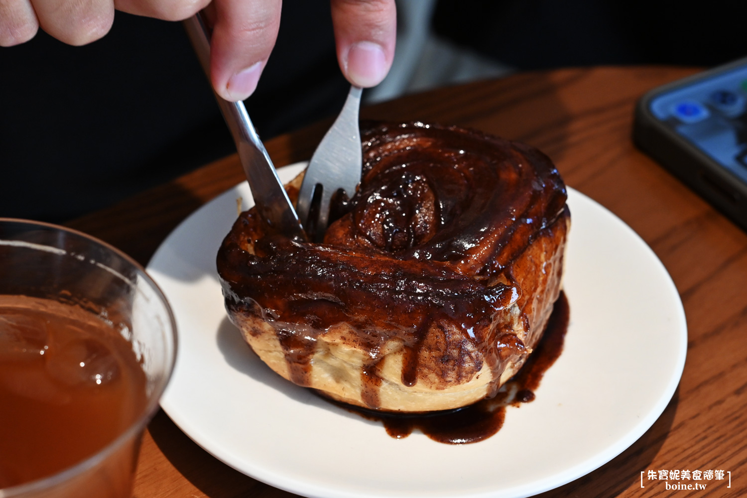 共生Symbiosis café|光榮碼頭旁的柴犬咖啡廳,高雄肉桂捲推薦 @朱寶妮美食隨筆 共生Symbiosis café|光榮碼頭旁的柴犬咖啡廳,高雄肉桂捲推薦 @朱寶妮美食隨筆