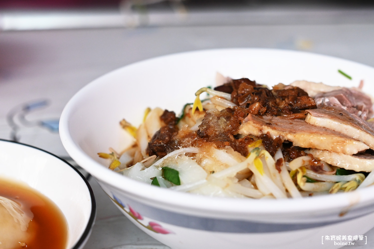 無名蒸肉圓、鴨肉麵｜在地人最愛的台式早午餐．三民第二公有市場美食推薦 @朱寶妮美食隨筆