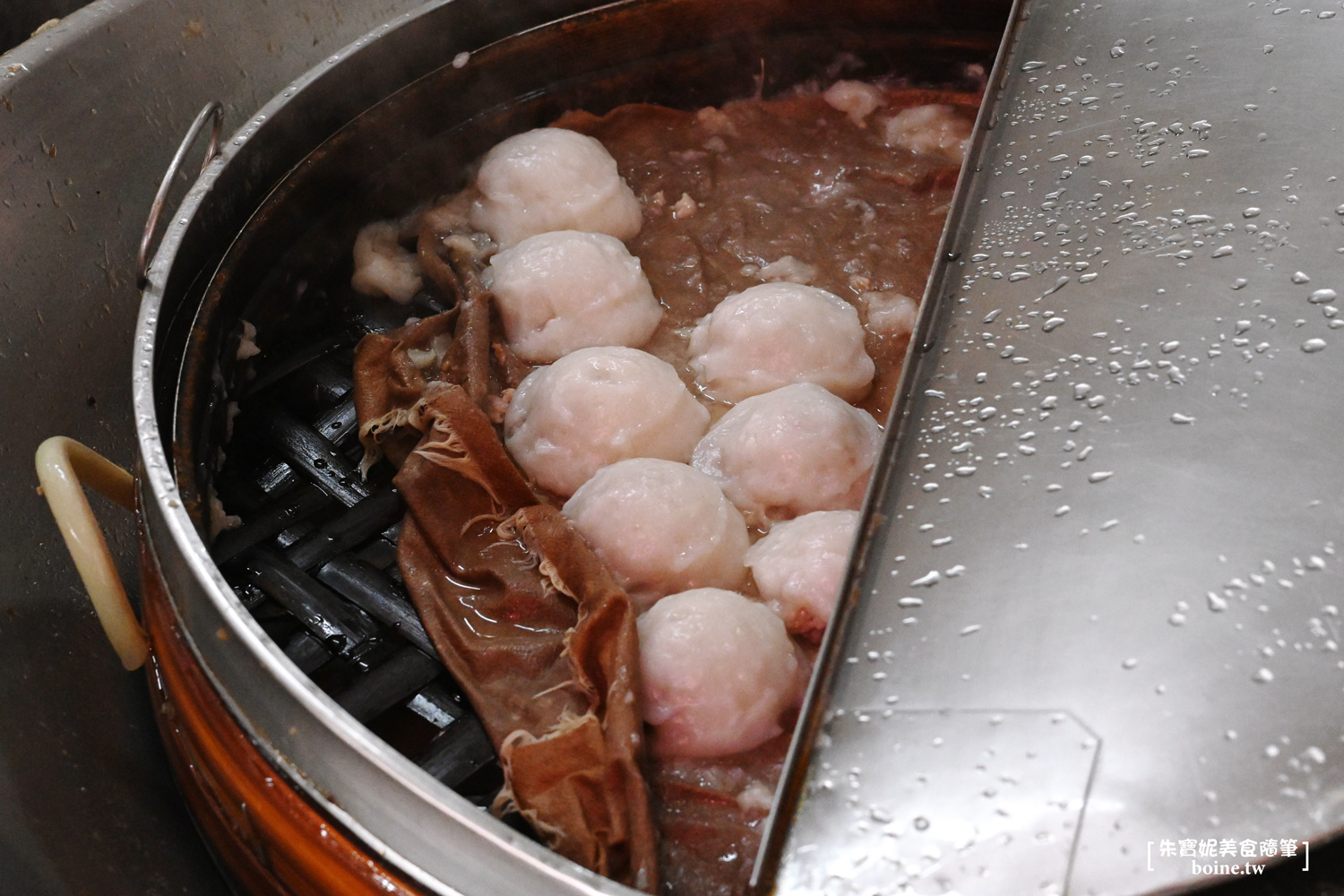 無名蒸肉圓、鴨肉麵｜在地人最愛的台式早午餐．三民第二公有市場美食推薦 @朱寶妮美食隨筆