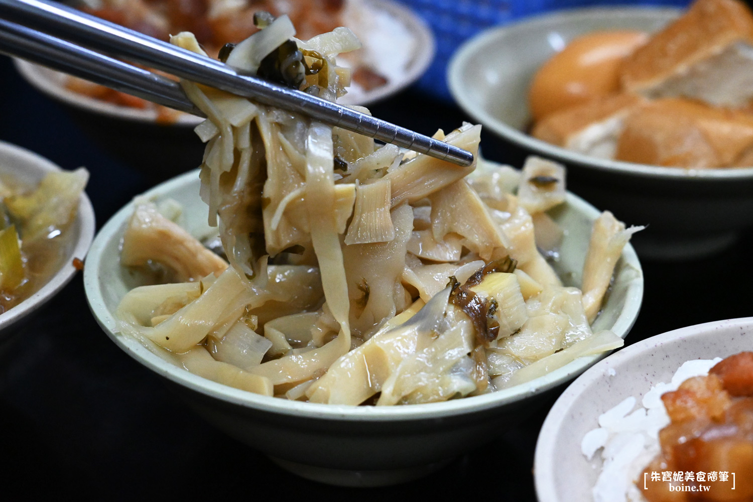 今大魯肉飯｜米其林跟在地人都推薦的排隊滷肉飯．肥肉控必吃 @朱寶妮美食隨筆