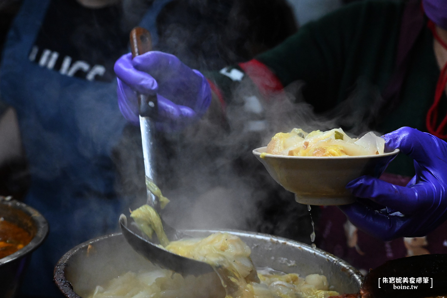 今大魯肉飯｜米其林跟在地人都推薦的排隊滷肉飯．肥肉控必吃 @朱寶妮美食隨筆