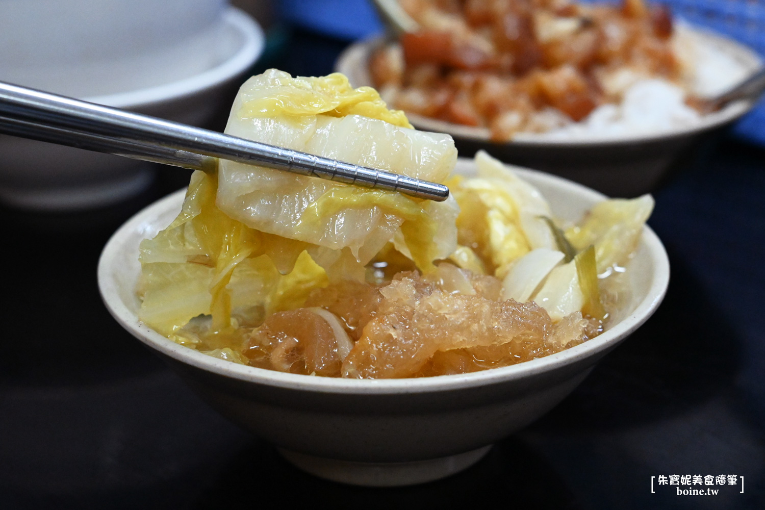 今大魯肉飯｜米其林跟在地人都推薦的排隊滷肉飯．肥肉控必吃 @朱寶妮美食隨筆