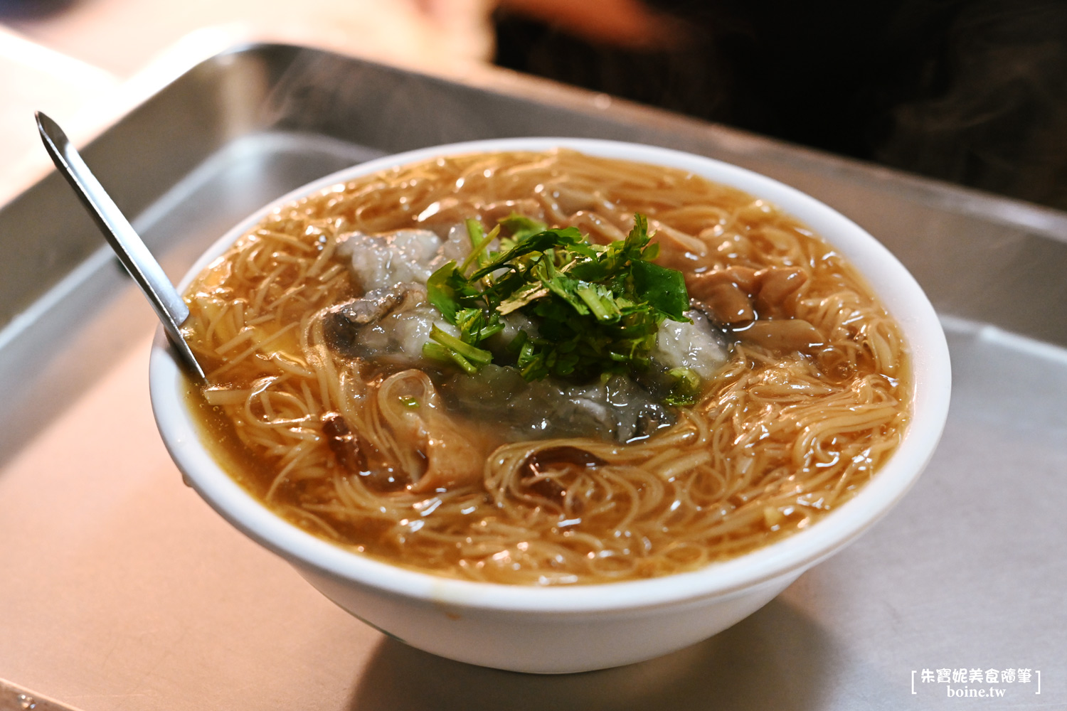 三重橋頭麵線｜在地人推薦的蚵仔大腸麵線．台北橋站排隊美食 @朱寶妮美食隨筆