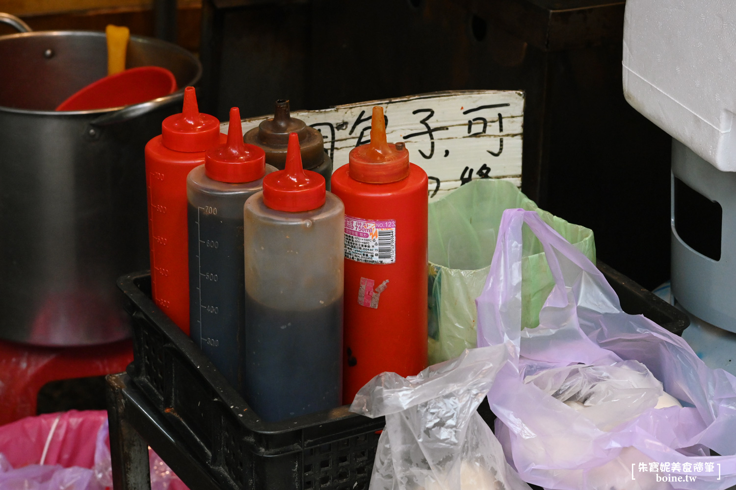 信義公園旁水煎包｜三重排隊小吃推薦．只要8元的平價美食 @朱寶妮美食隨筆