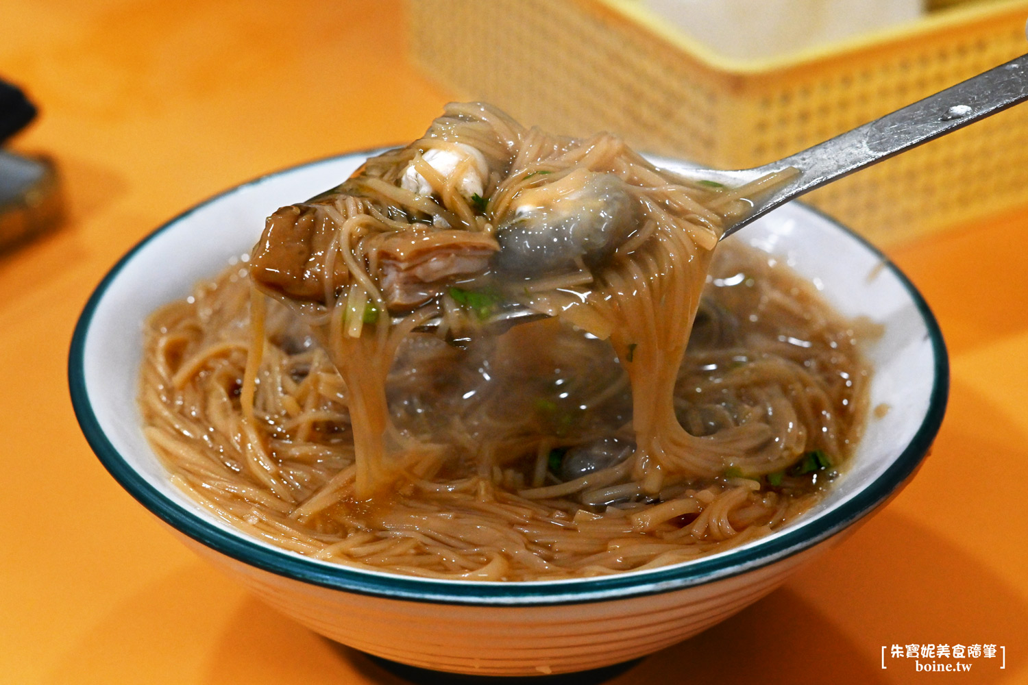 麵線傳奇｜民權西路站人氣小吃．永遠都在排隊的台北四大麵線之一 @朱寶妮美食隨筆