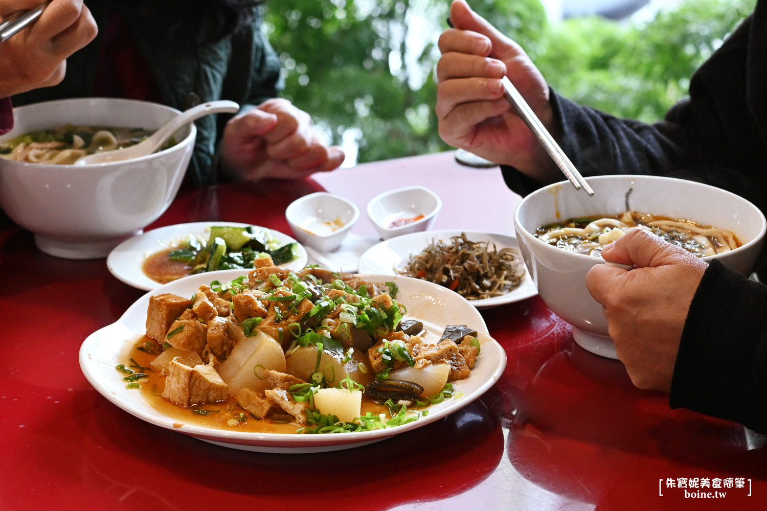 老宋記真善美牛肉麵｜六張犁站排隊美食．台北60年傳奇牛肉麵推薦 @朱寶妮美食隨筆
