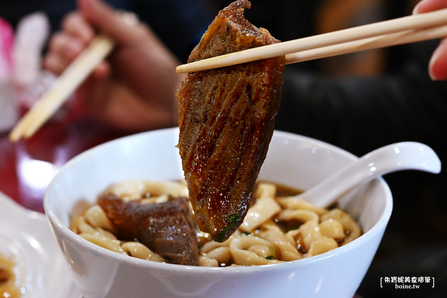 老宋記真善美牛肉麵｜六張犁站排隊美食．台北60年傳奇牛肉麵推薦 @朱寶妮美食隨筆