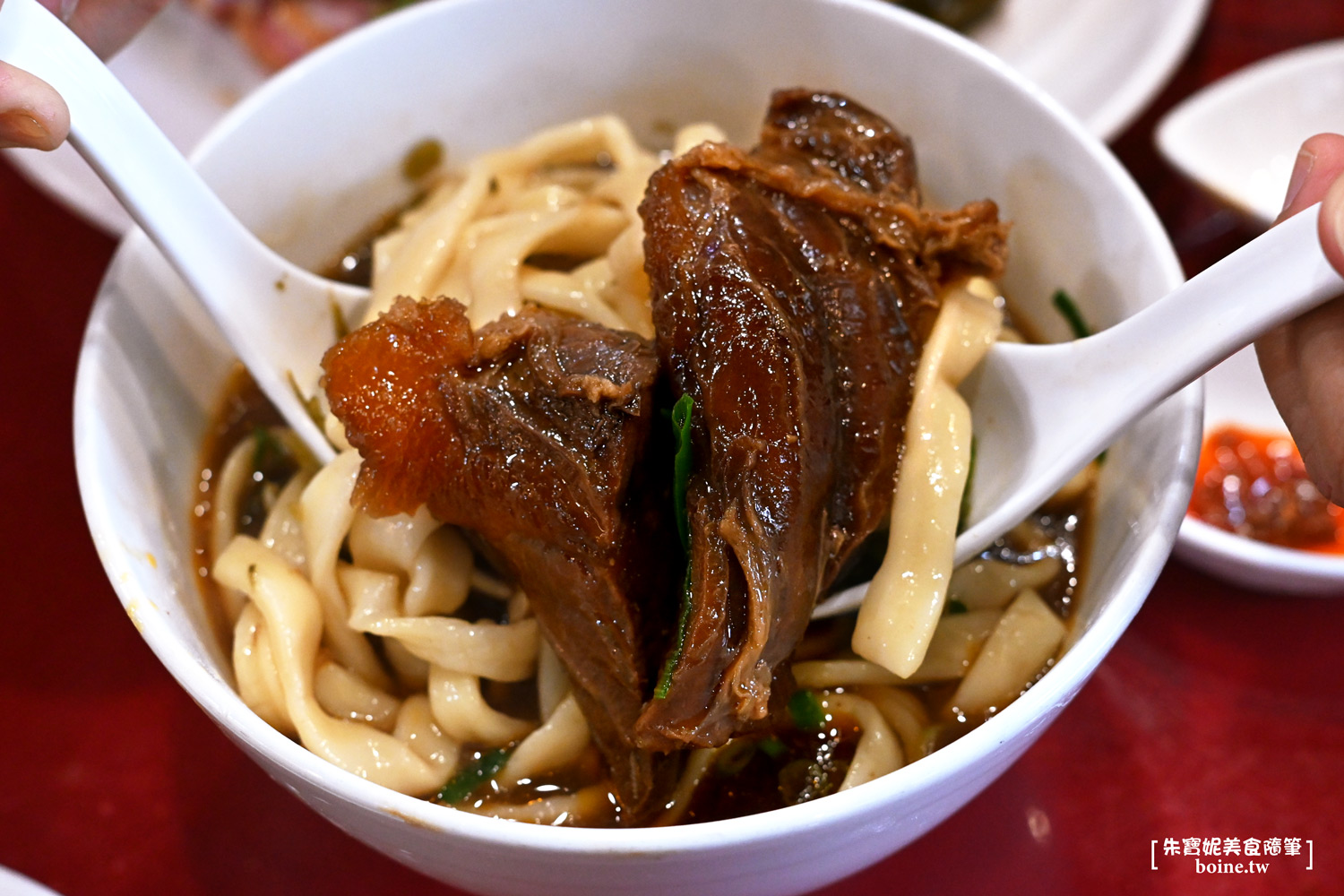 老宋記真善美牛肉麵｜六張犁站排隊美食．台北60年傳奇牛肉麵推薦 @朱寶妮美食隨筆