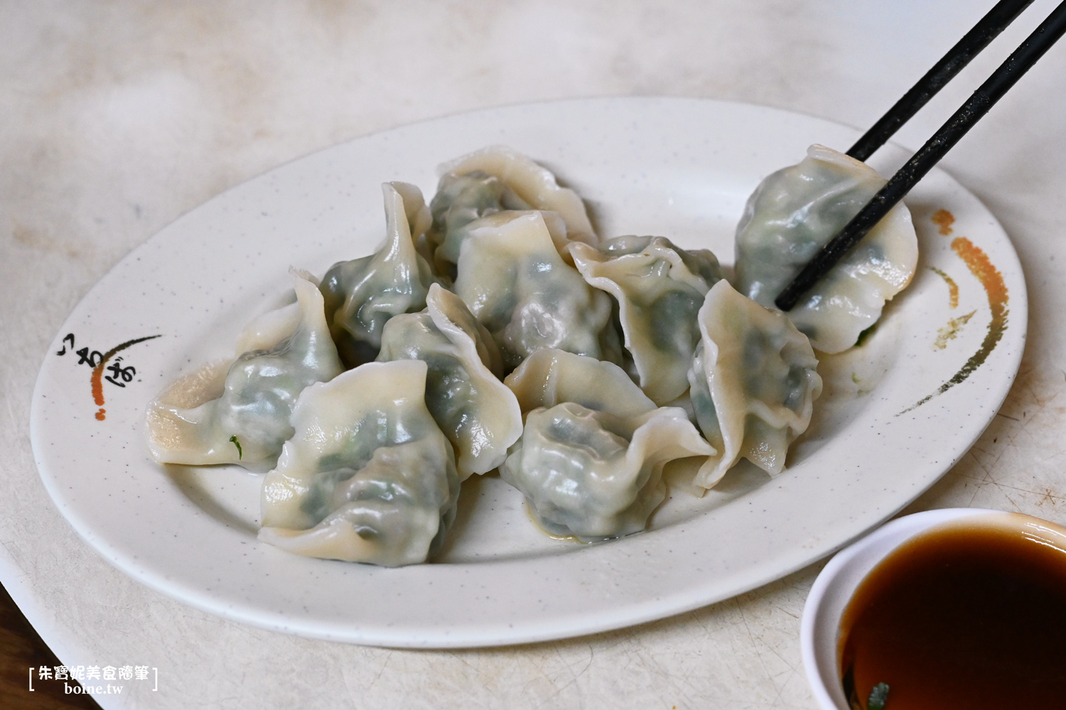 小吳牛肉麵｜西門町24小時美食．挑戰台北最便宜牛肉麵 @朱寶妮美食隨筆