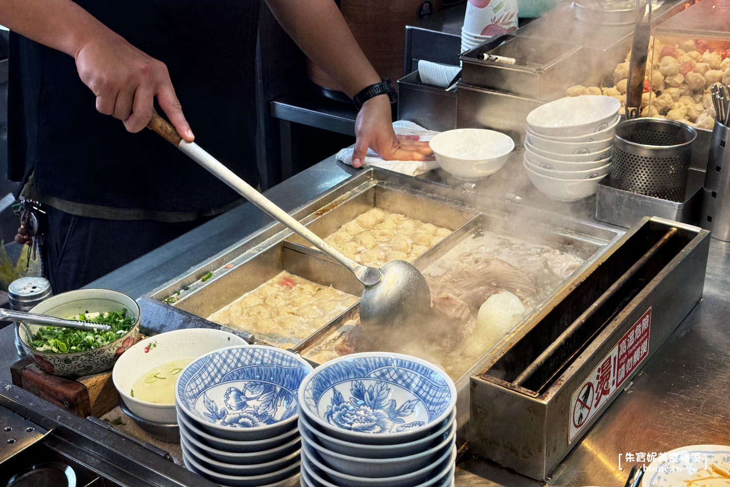 鄭家魚丸燕圓|新竹城隍廟必吃美食.在地人最愛的百年老店 @朱寶妮美食隨筆 鄭家魚丸燕圓|新竹城隍廟必吃美食.在地人最愛的百年老店 @朱寶妮美食隨筆