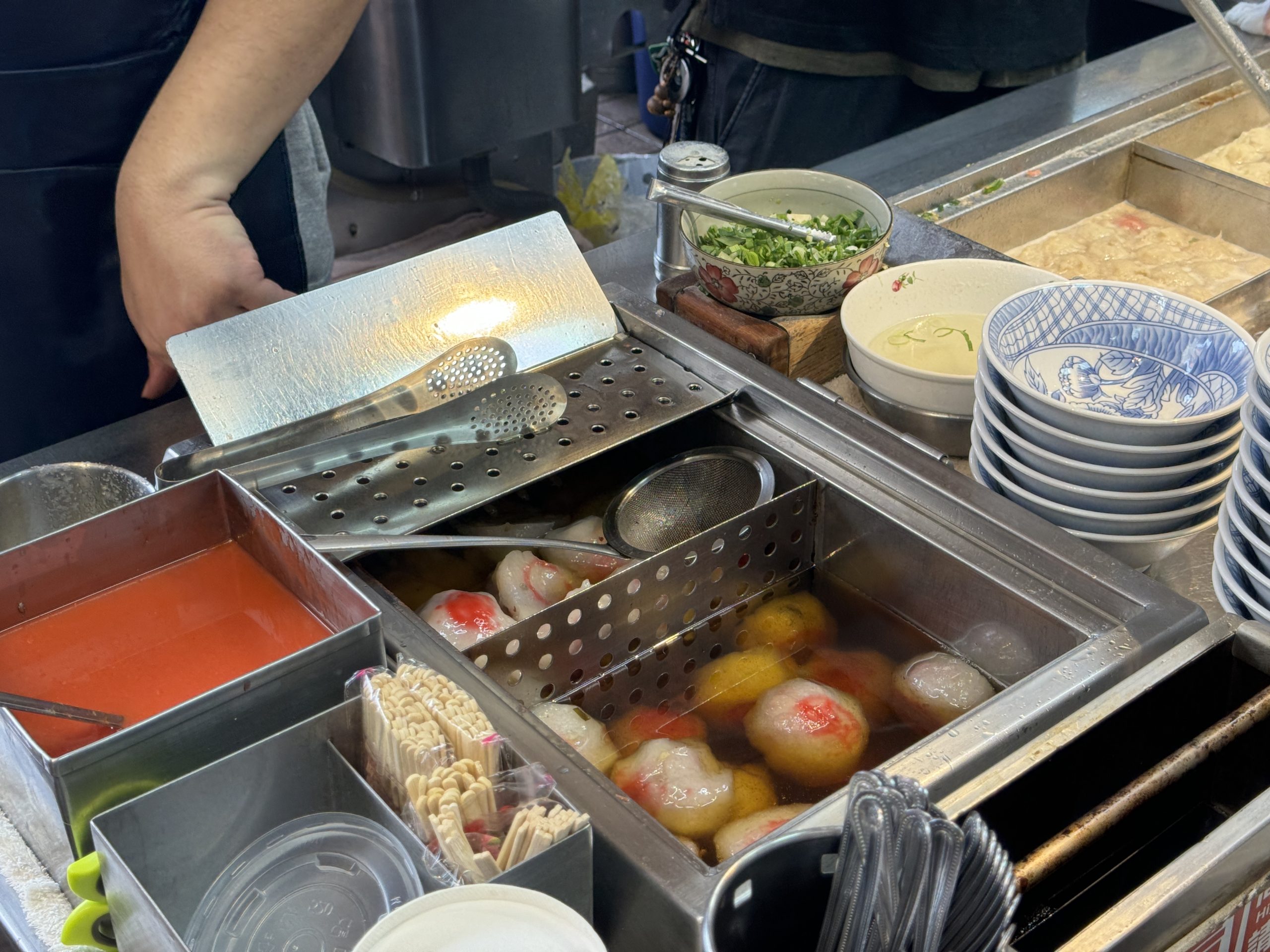 鄭家魚丸燕圓|新竹城隍廟必吃美食.在地人最愛的百年老店 @朱寶妮美食隨筆 鄭家魚丸燕圓|新竹城隍廟必吃美食.在地人最愛的百年老店 @朱寶妮美食隨筆