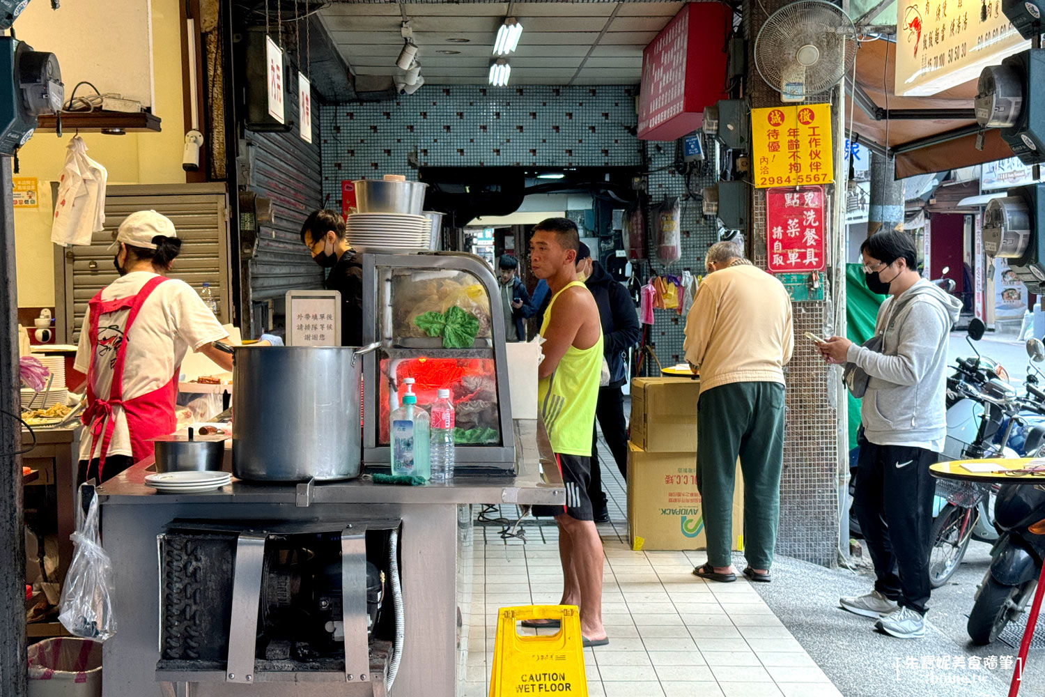 店小二魯肉飯｜三重在地人激推的必吃宵夜．米其林入選餐廳 @朱寶妮美食隨筆