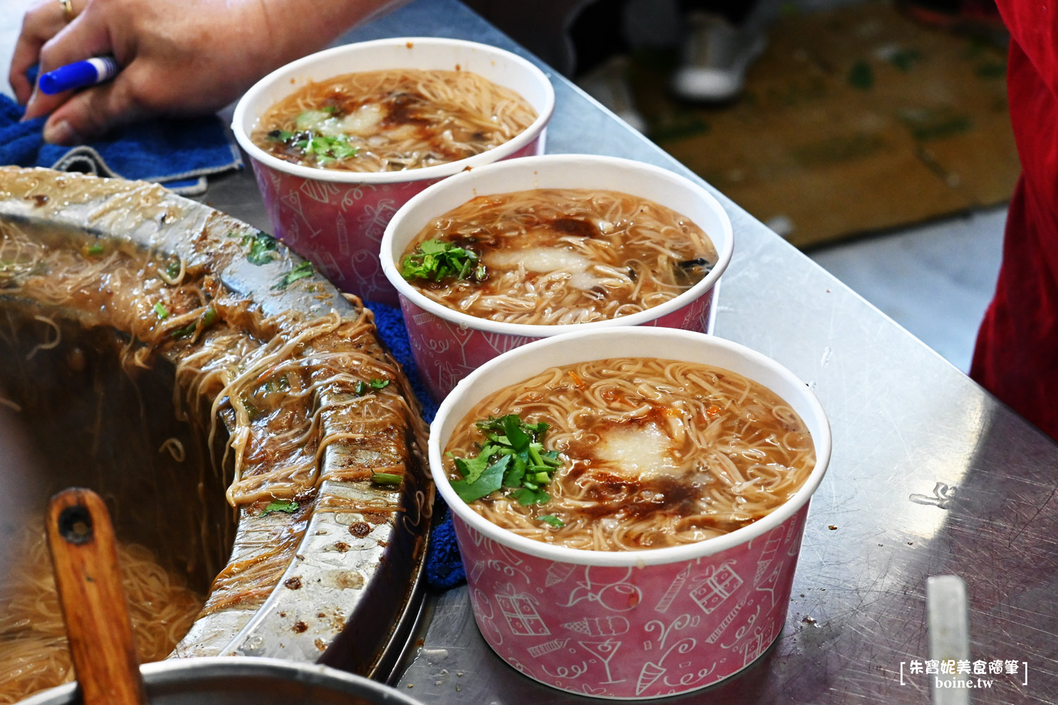 大甲媽蚵仔麵線｜30年廟口老店．鎮瀾宮參拜小吃推薦 @朱寶妮美食隨筆