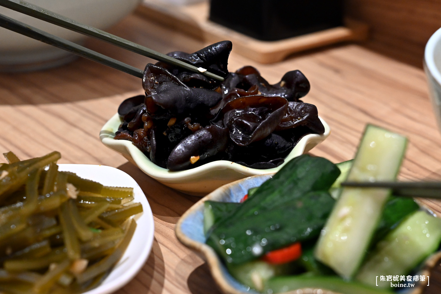 地一牛肉麵｜紅燒湯頭溫潤不燥．台北大巨蛋旁．東區牛肉麵推薦 @朱寶妮美食隨筆