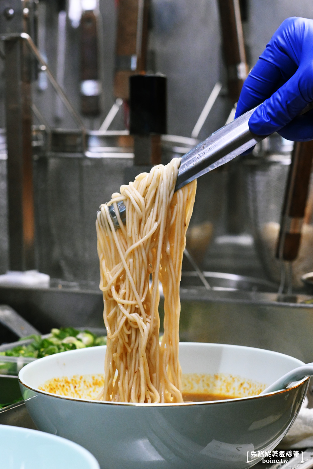 地一牛肉麵｜紅燒湯頭溫潤不燥．台北大巨蛋旁．東區牛肉麵推薦 @朱寶妮美食隨筆