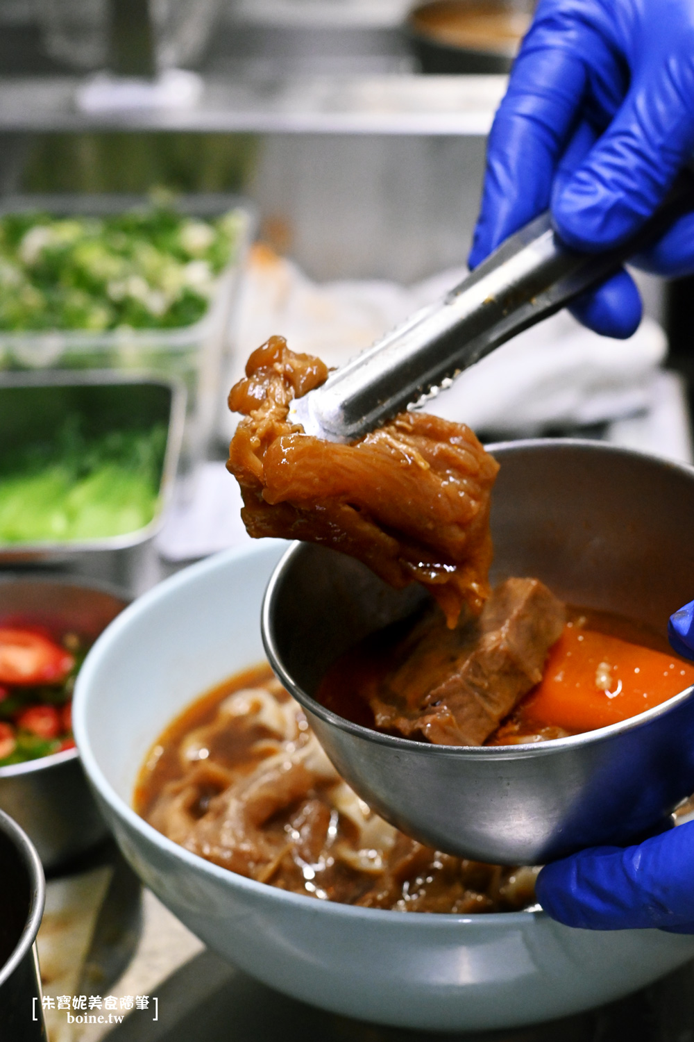 地一牛肉麵｜紅燒湯頭溫潤不燥．台北大巨蛋旁．東區牛肉麵推薦 @朱寶妮美食隨筆