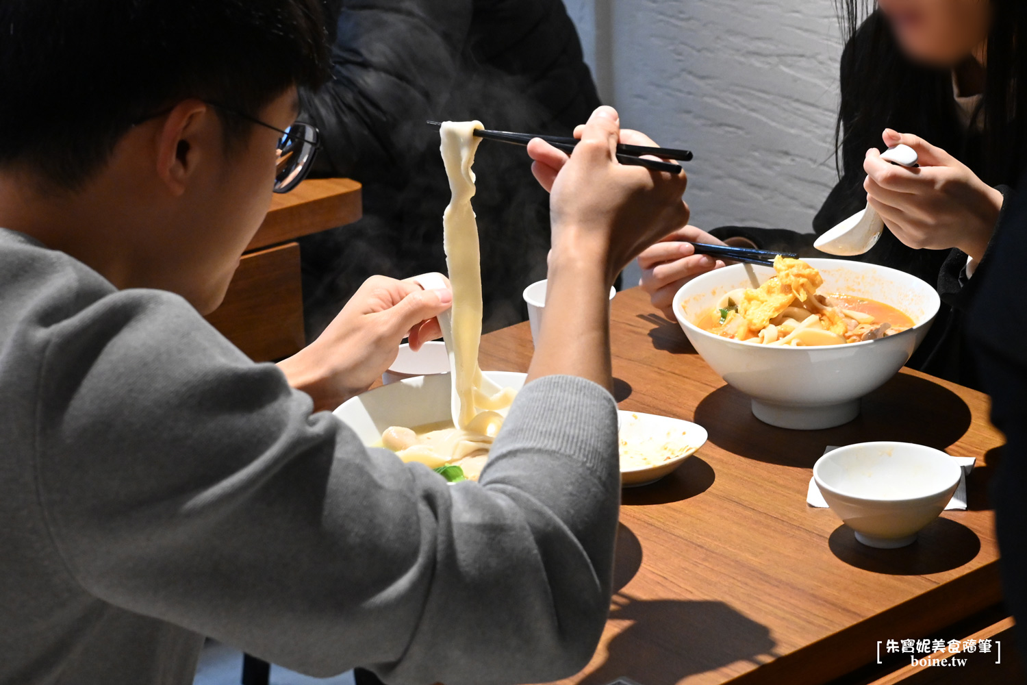 華承軒麵館｜中山站美食．必點金華火腿雞湯扯麵 @朱寶妮美食隨筆