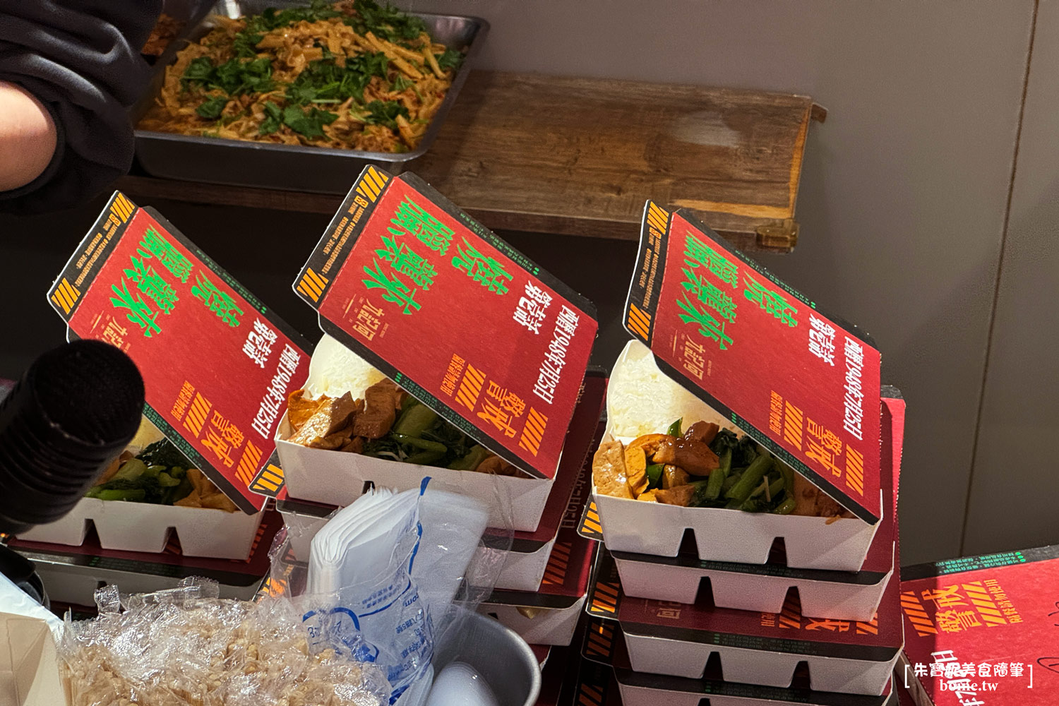 九記何燒臘｜台北60年排隊美食．必吃限量鴨腿飯．想吃記得早點來 @朱寶妮美食隨筆