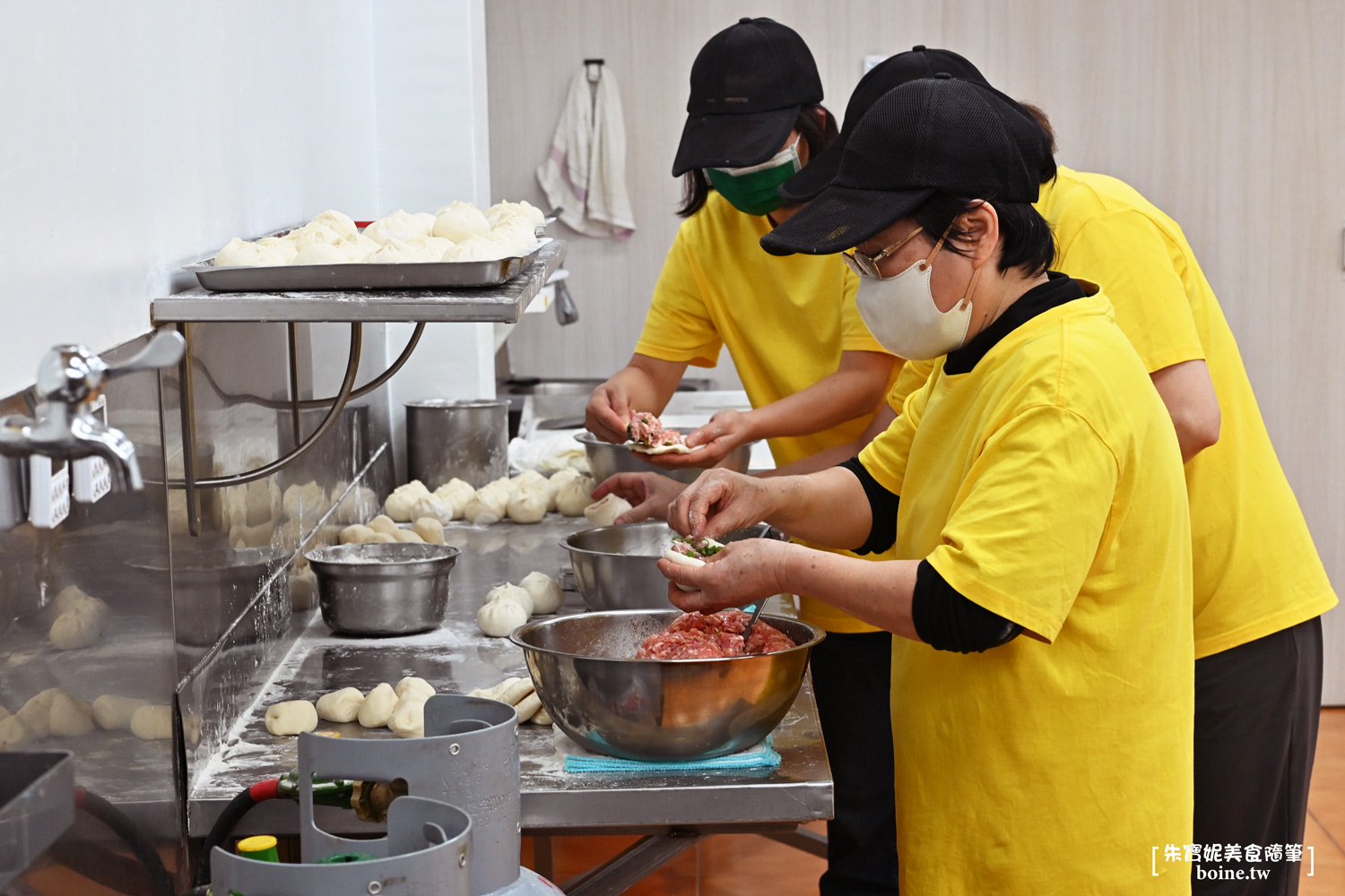 鍾家原上海生煎包｜士林夜市排隊美食．台北米其林必比登推薦 @朱寶妮美食隨筆