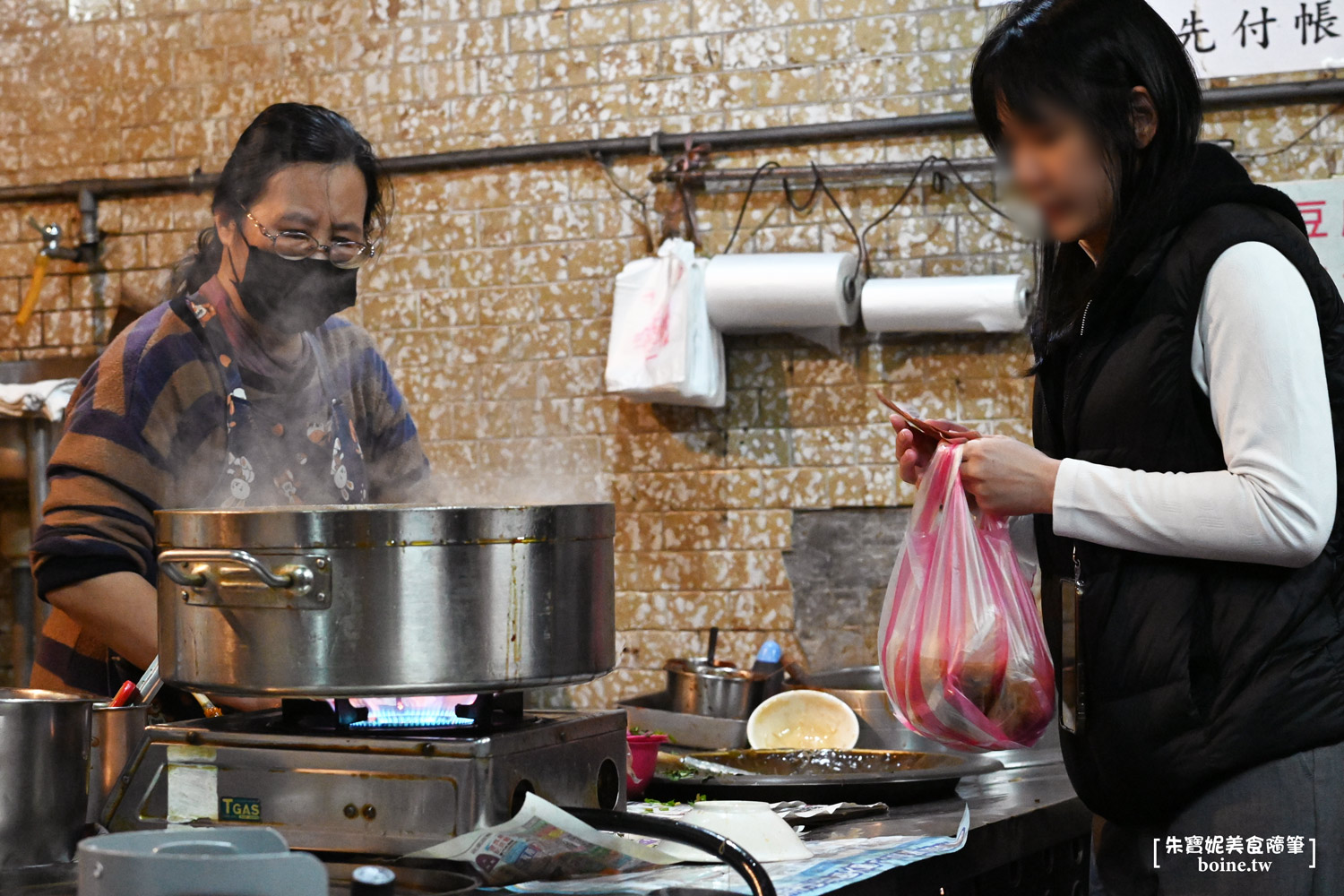 同安街麵線羹｜古亭站沒店名的排隊美食．台北人超愛的50年老味道 @朱寶妮美食隨筆