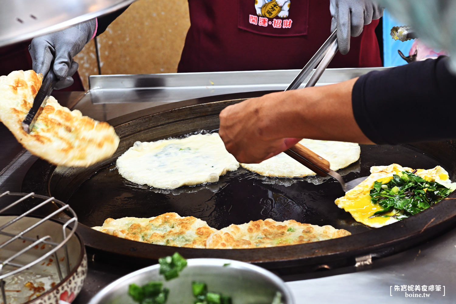 宜吉九層塔粉蔥餅|大甲鎮瀾宮排隊美食搬新家.粉蔥多汁不嗆 @朱寶妮美食隨筆 宜吉九層塔粉蔥餅|大甲鎮瀾宮排隊美食搬新家.粉蔥多汁不嗆 @朱寶妮美食隨筆