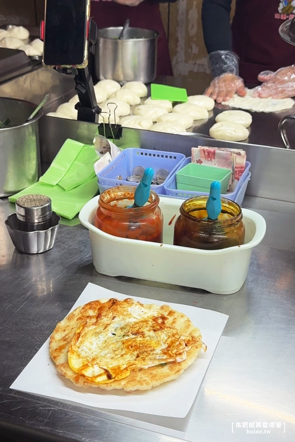 宜吉九層塔粉蔥餅|大甲鎮瀾宮排隊美食搬新家.粉蔥多汁不嗆 @朱寶妮美食隨筆 宜吉九層塔粉蔥餅|大甲鎮瀾宮排隊美食搬新家.粉蔥多汁不嗆 @朱寶妮美食隨筆