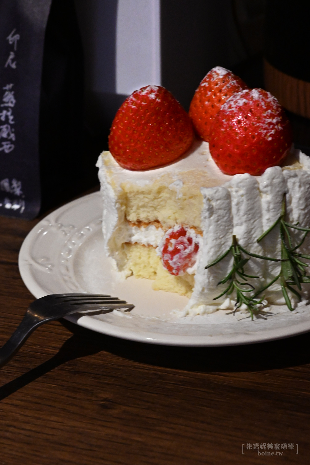 隅咖啡|古亭站歐洲復古咖啡廳.台北草莓蛋糕推薦 @朱寶妮美食隨筆 隅咖啡|古亭站歐洲復古咖啡廳.台北草莓蛋糕推薦 @朱寶妮美食隨筆