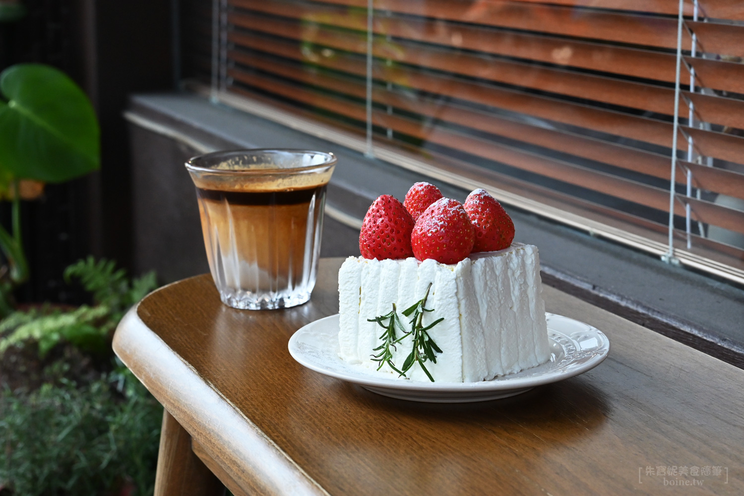 隅咖啡|古亭站歐洲復古咖啡廳.台北草莓蛋糕推薦 @朱寶妮美食隨筆 隅咖啡|古亭站歐洲復古咖啡廳.台北草莓蛋糕推薦 @朱寶妮美食隨筆
