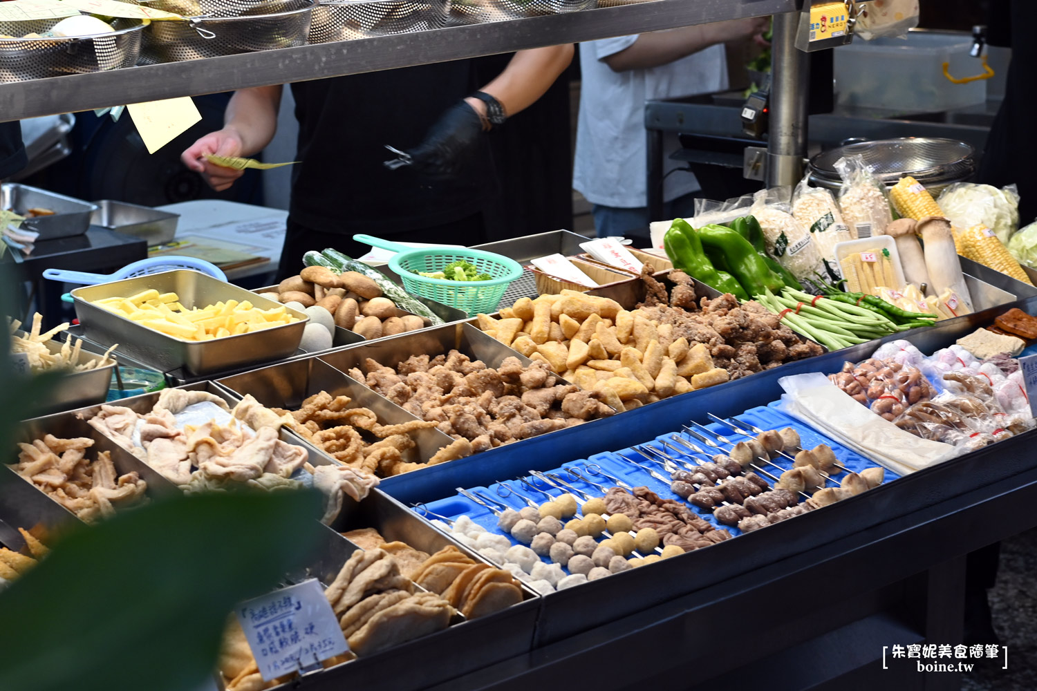 高雄美食｜活力鹽酥雞．米其林名店廚師坐鎮．忠孝夜市排隊美食 @朱寶妮美食隨筆