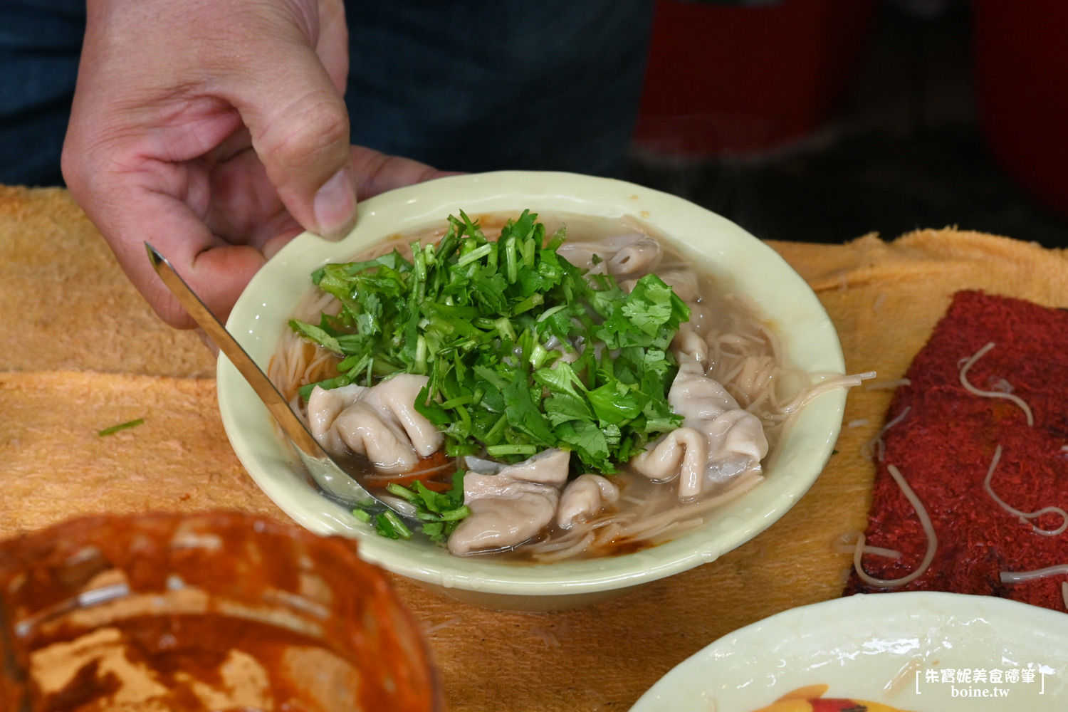 三重美食｜文化北路50年阿婆無名麵線．加量白滷大腸頭超過癮 @朱寶妮美食隨筆