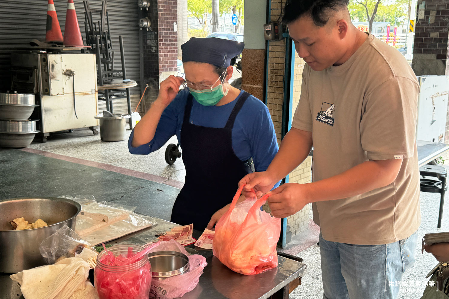 豐滿生煎包|屏東必吃早餐.晚來吃不到.開鍋秒殺的銅板美食 @朱寶妮美食隨筆 豐滿生煎包|屏東必吃早餐.晚來吃不到.開鍋秒殺的銅板美食 @朱寶妮美食隨筆